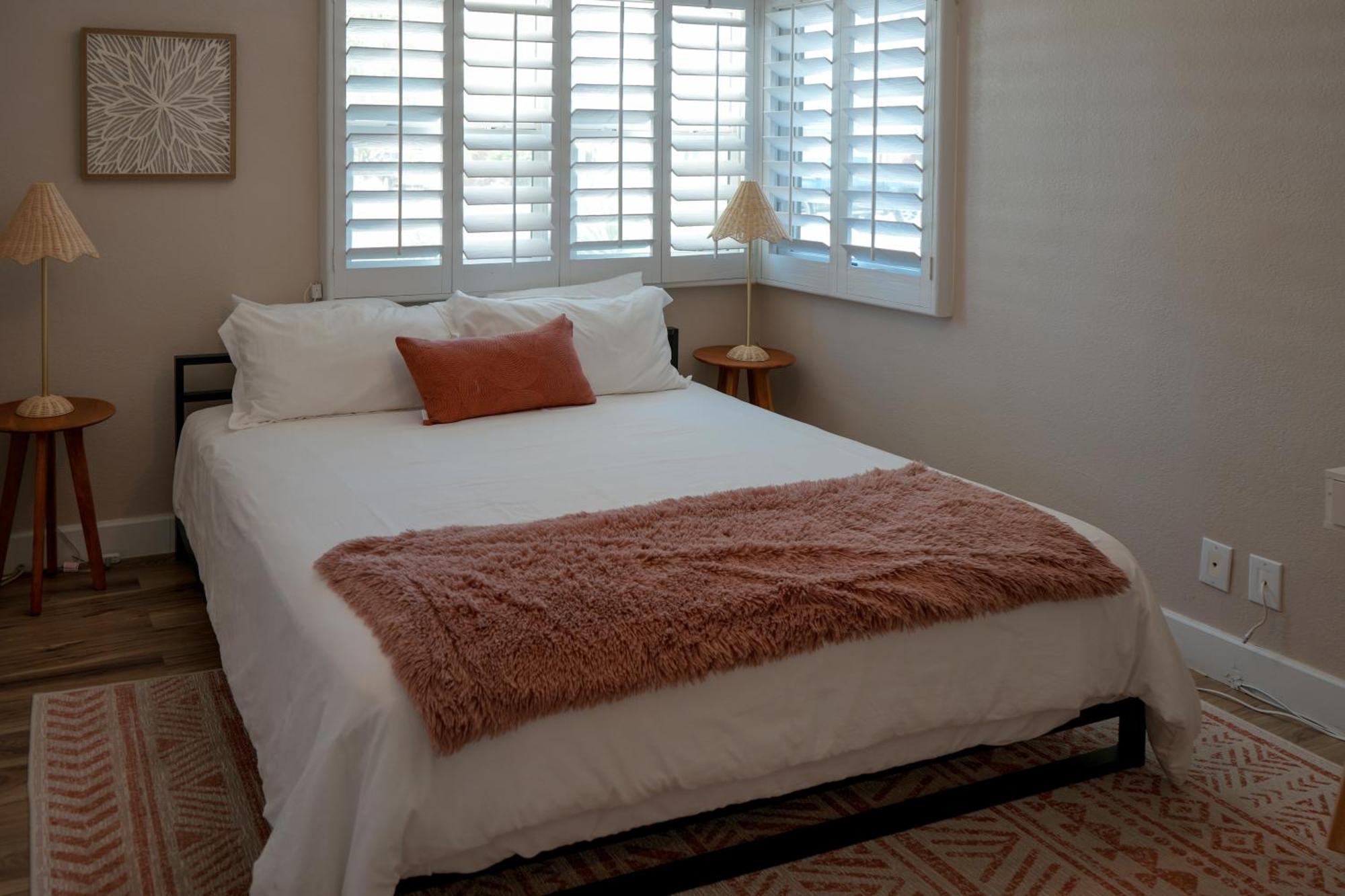 The Pink Cactus - Desert Retreat - Luxe Pool, Golf & Game Room Индио Экстерьер фото